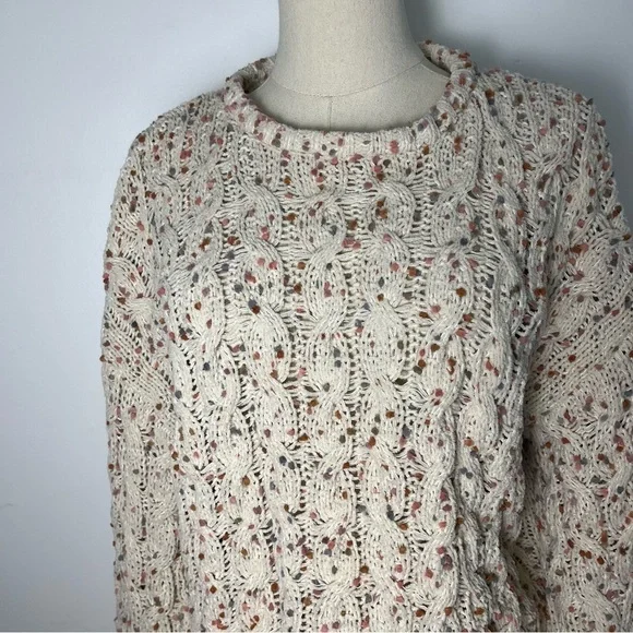 Moon & Madison Popcorn Chenille Knit Crew Neck Sweater - Picture 4 of 13